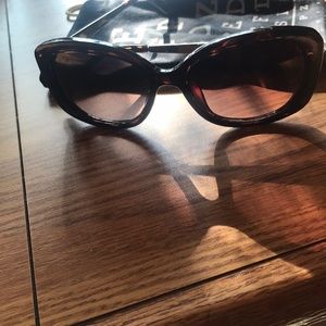 Tortoise shell Fossil sunglasses with soft case
